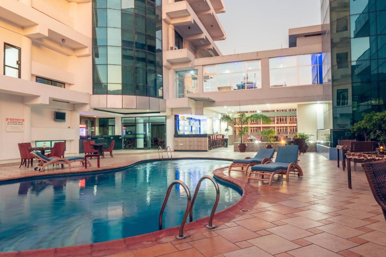 Peacock Hotel Дар-ес-Салам Екстер'єр фото